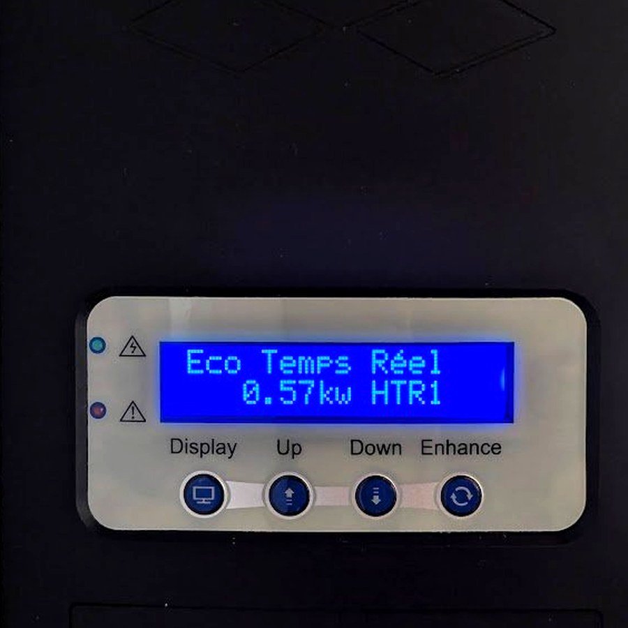 Routeur Solaire Chauffe-Eau SmartSun — votre surplus en eau chaude dès 50 W 2 Routeur solaire SmartSun — afficheur : Eco Temps Réel · 0.57 kw HTR1