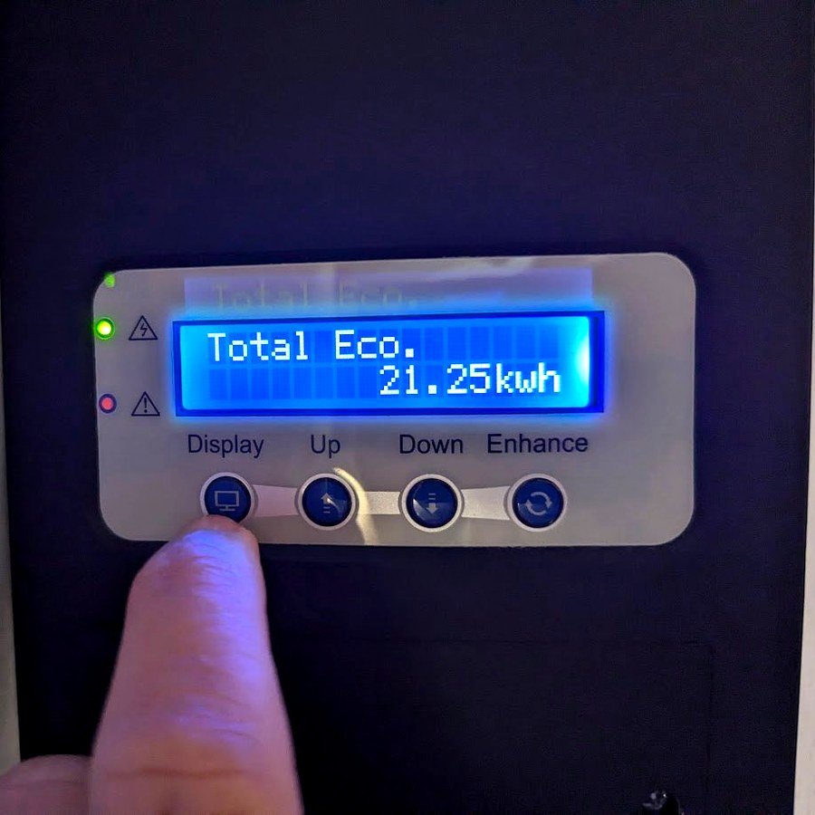 Routeur Solaire Chauffe-Eau SmartSun — votre surplus en eau chaude dès 50 W 8 Routeur solaire SmartSun — afficheur : Total Eco. · 21.25 kwh