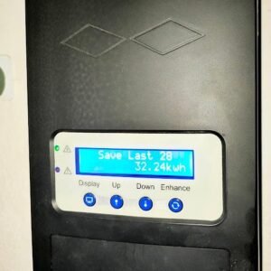 Afficheur du routeur solaire SmartSun indiquant Save Last 28 : 32,24 kWh envoyés au chauffe-eau sur 28 jours, relevé de juillet 2023