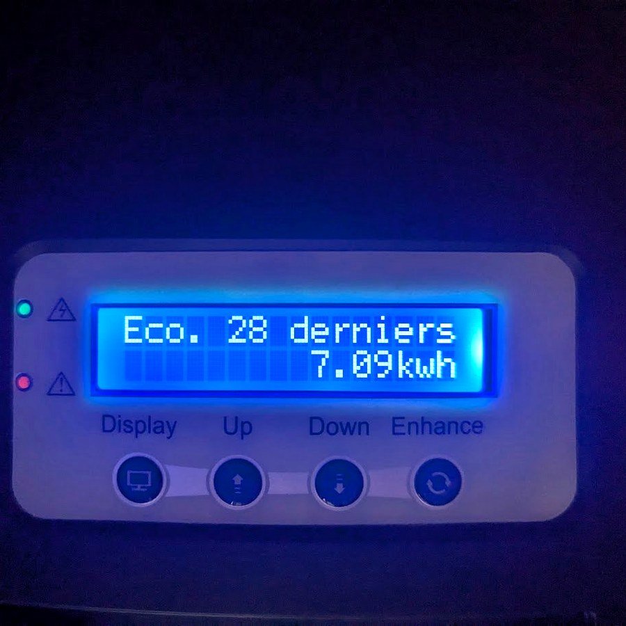 Routeur Solaire Chauffe-Eau SmartSun — votre surplus en eau chaude dès 50 W 5 Routeur solaire SmartSun — afficheur : Eco. 28 derniers · 7.09 kwh